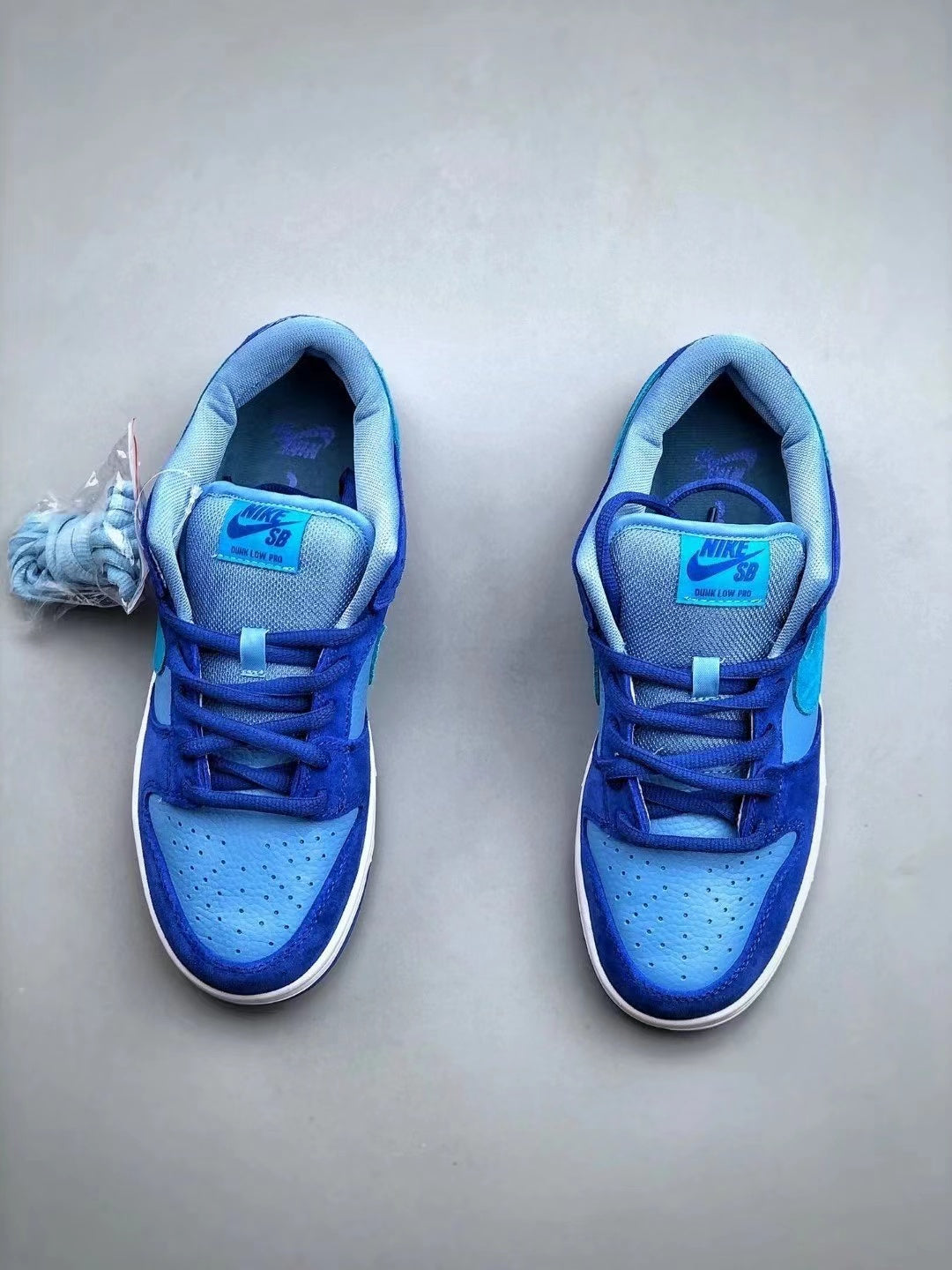 Nike SB Dunk Low Pro PRM "Blue Raspberry"