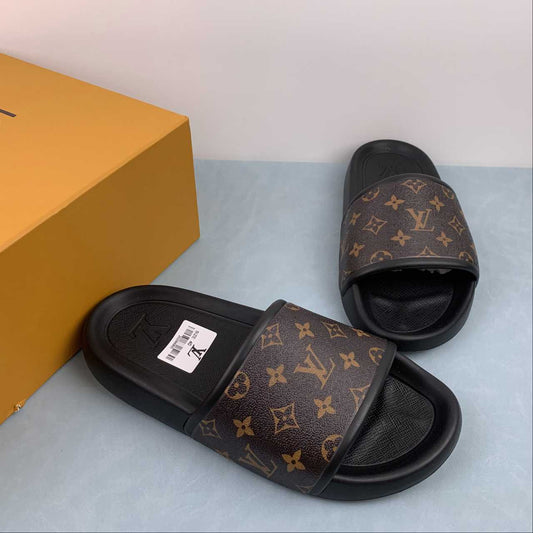 Chinelo Louis Vuitton - Gold