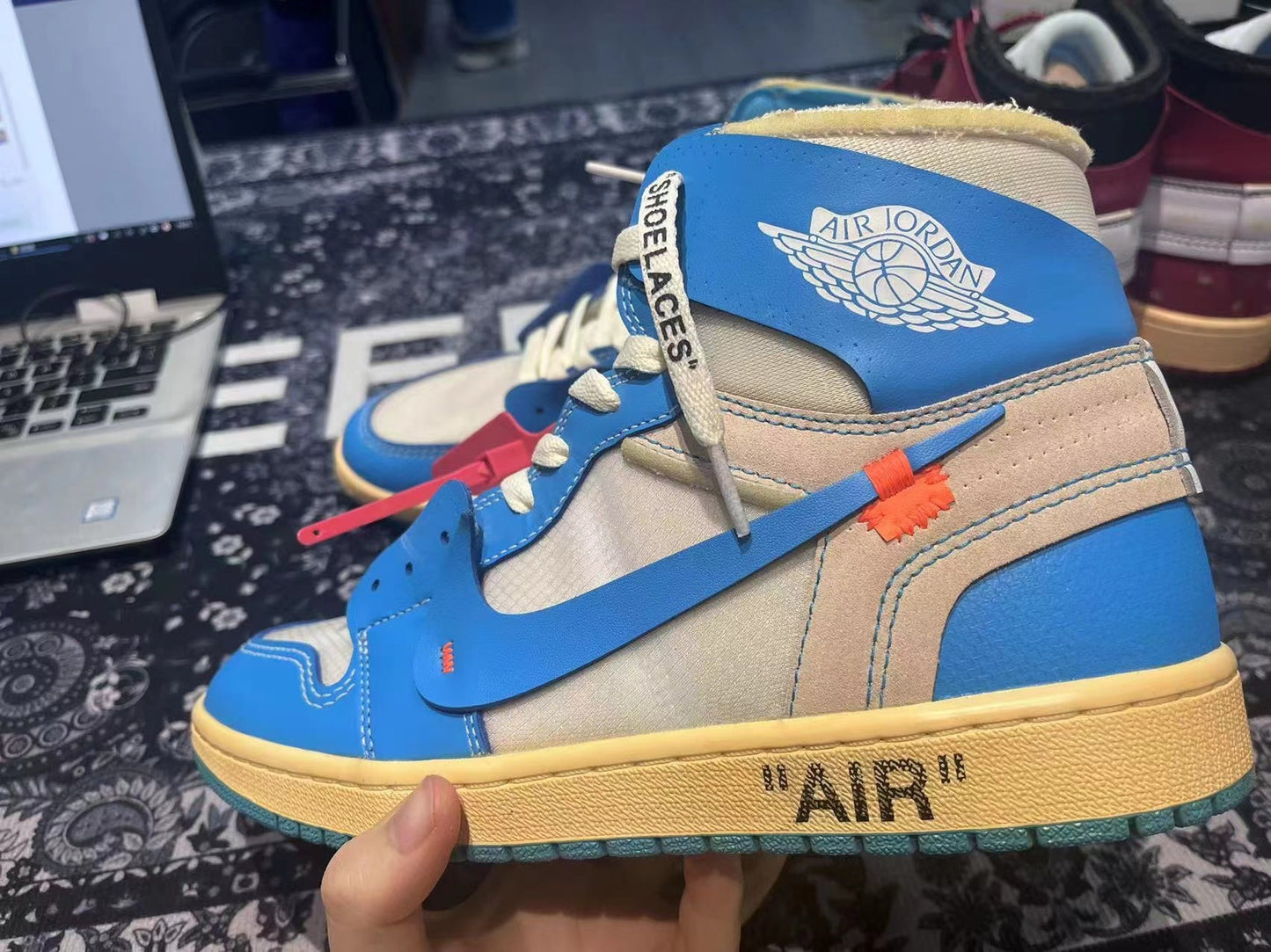 Off-White x Air Jordan 1 Retro High Blue