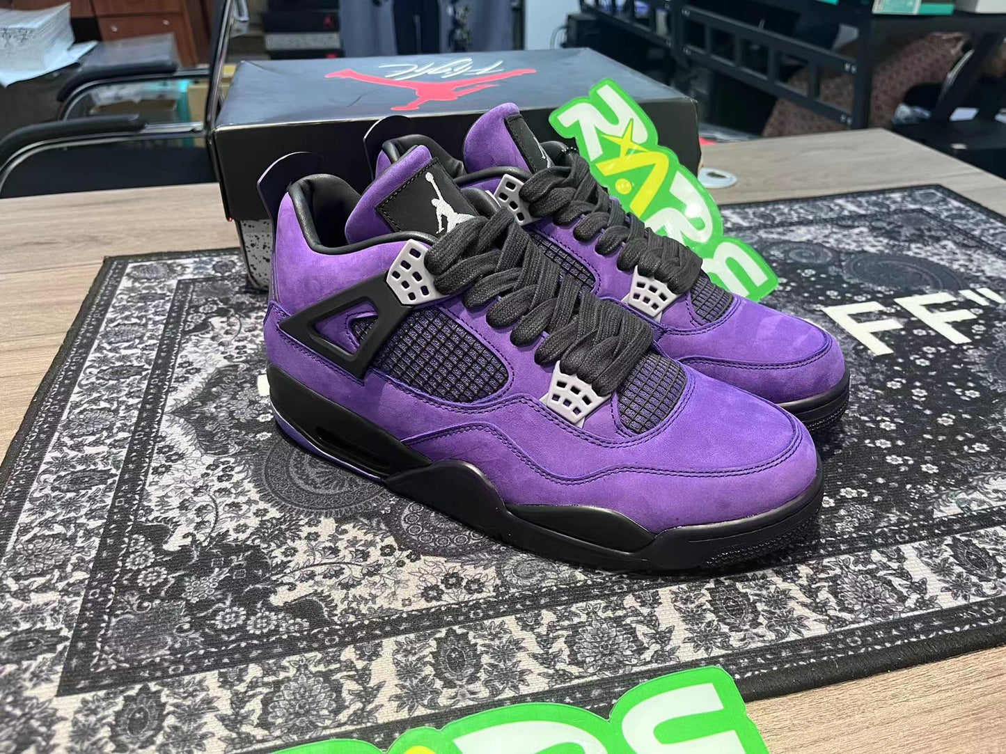 Nike Air Jordan 4 Retro "Purple"