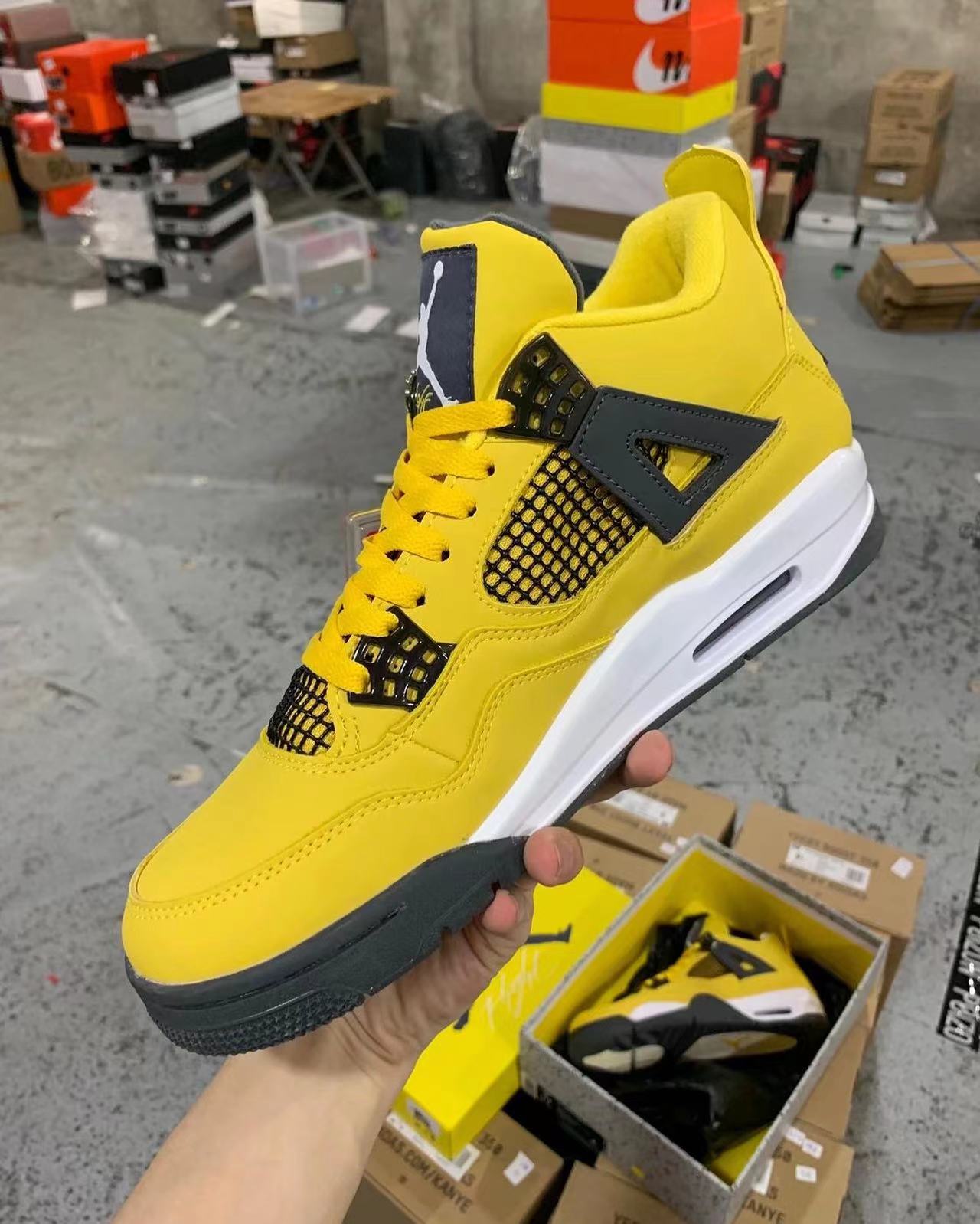 Air Jordan 4 Retro "Tour Yellow"