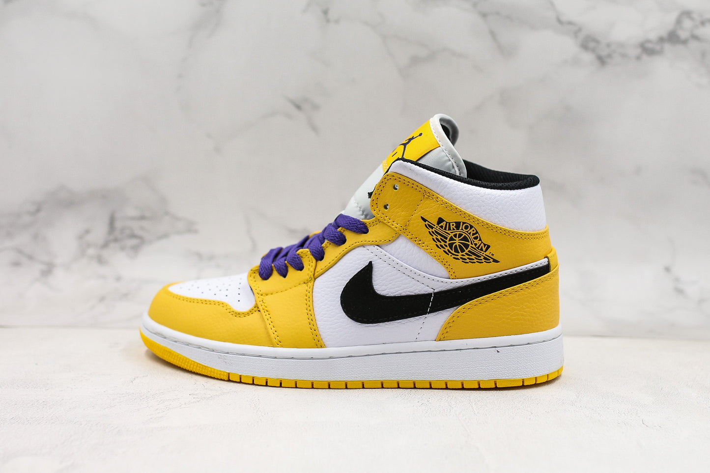 Air Jordan 1 Mid Lakers