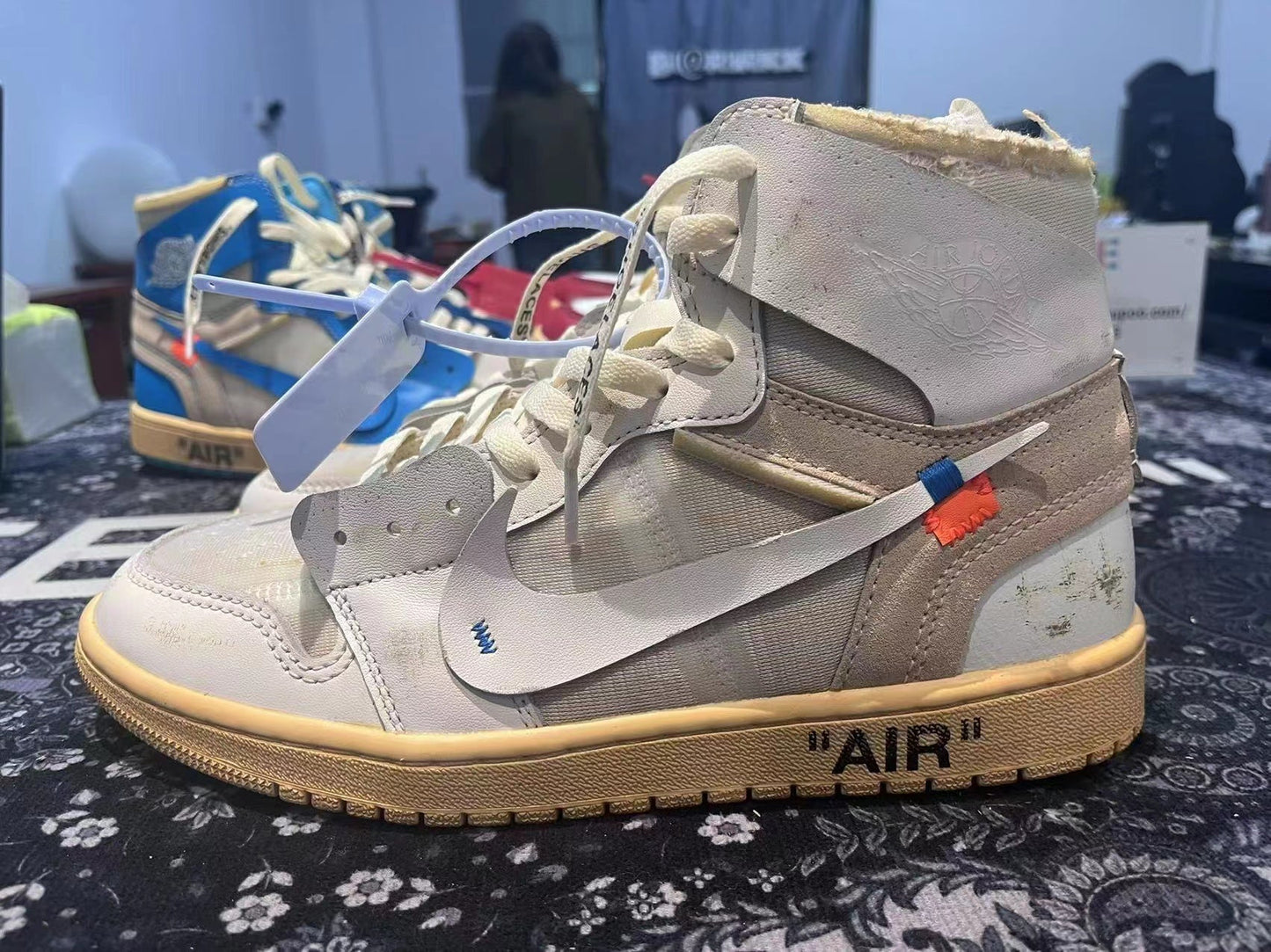 Off-White x Air Jordan 1 Retro High