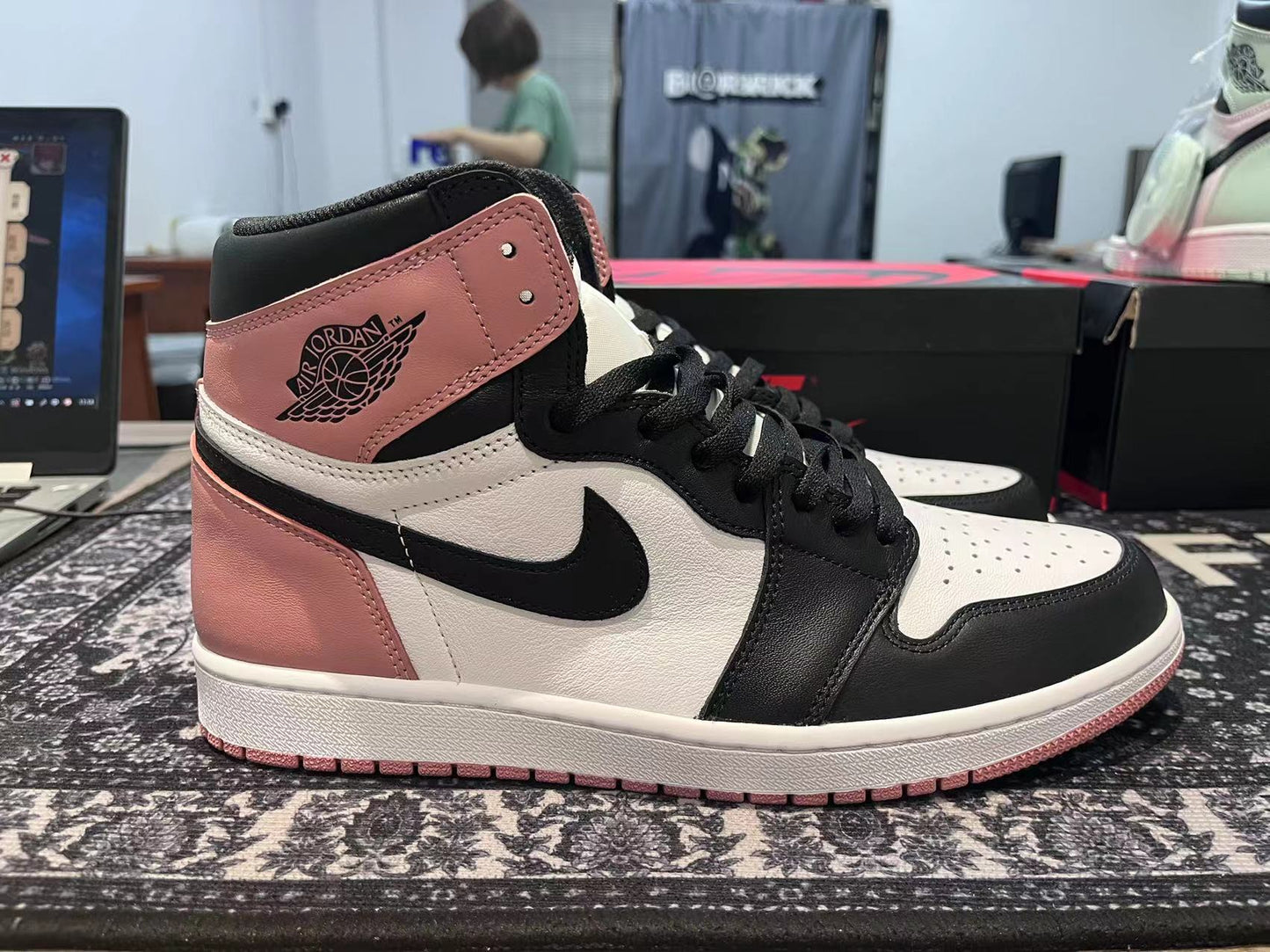 Nike Air Jordan 1 Retro High Rust Pink