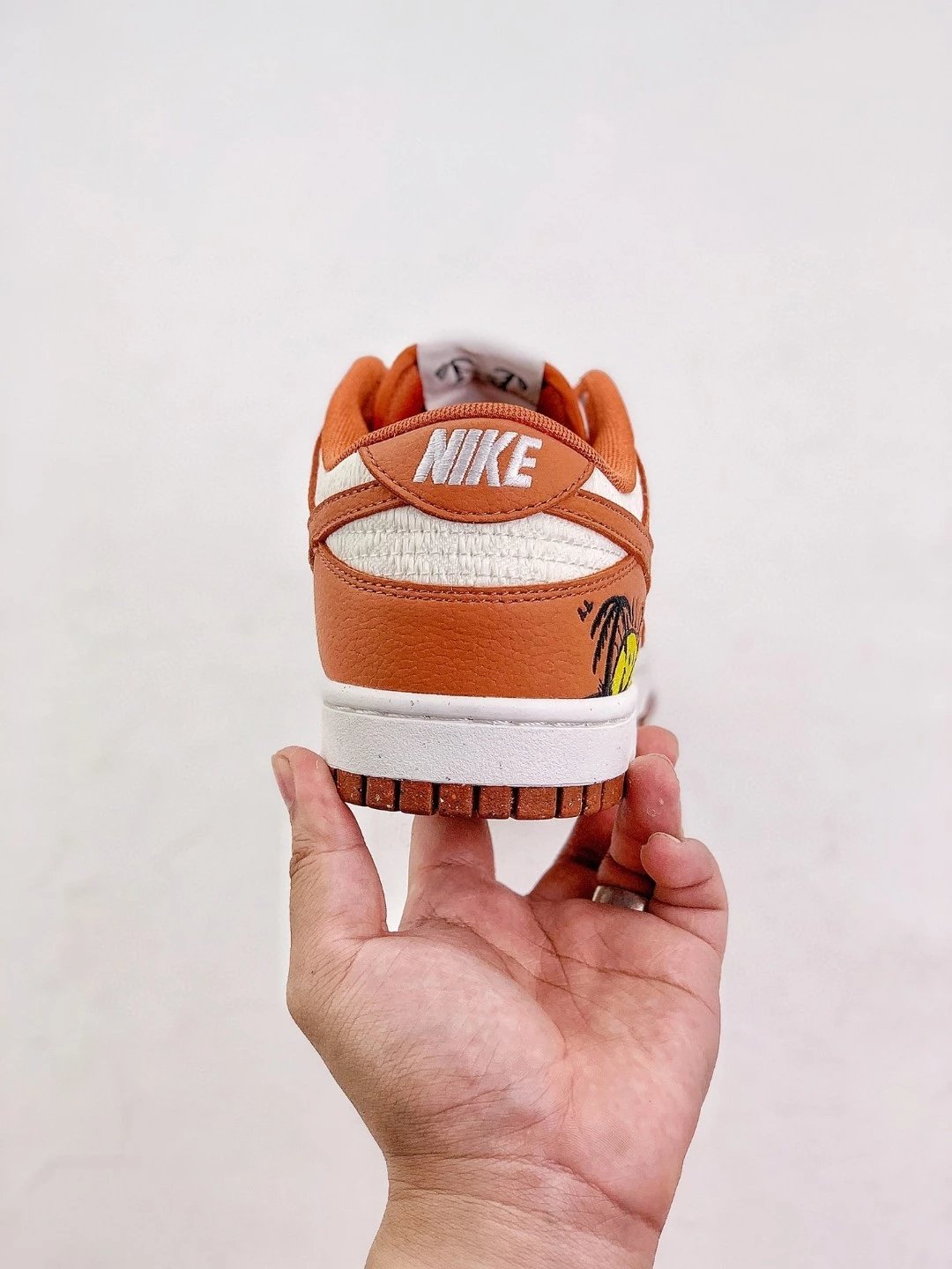 Nike Dunk Low SE “Sun Club”