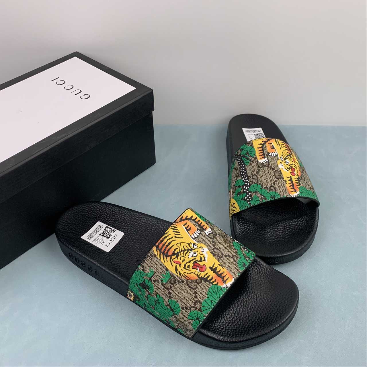 Chinelo Gucci - Edição Especial / Onça Feroz