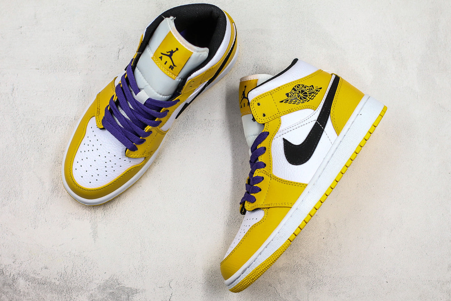 Air Jordan 1 Mid Lakers