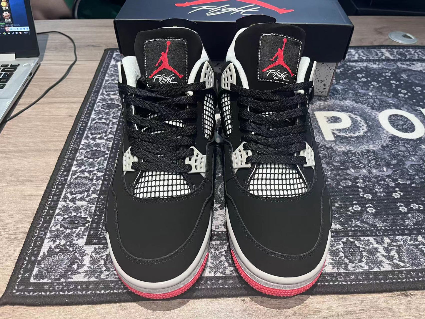 Nike Air Jordan 4 Retro Bred