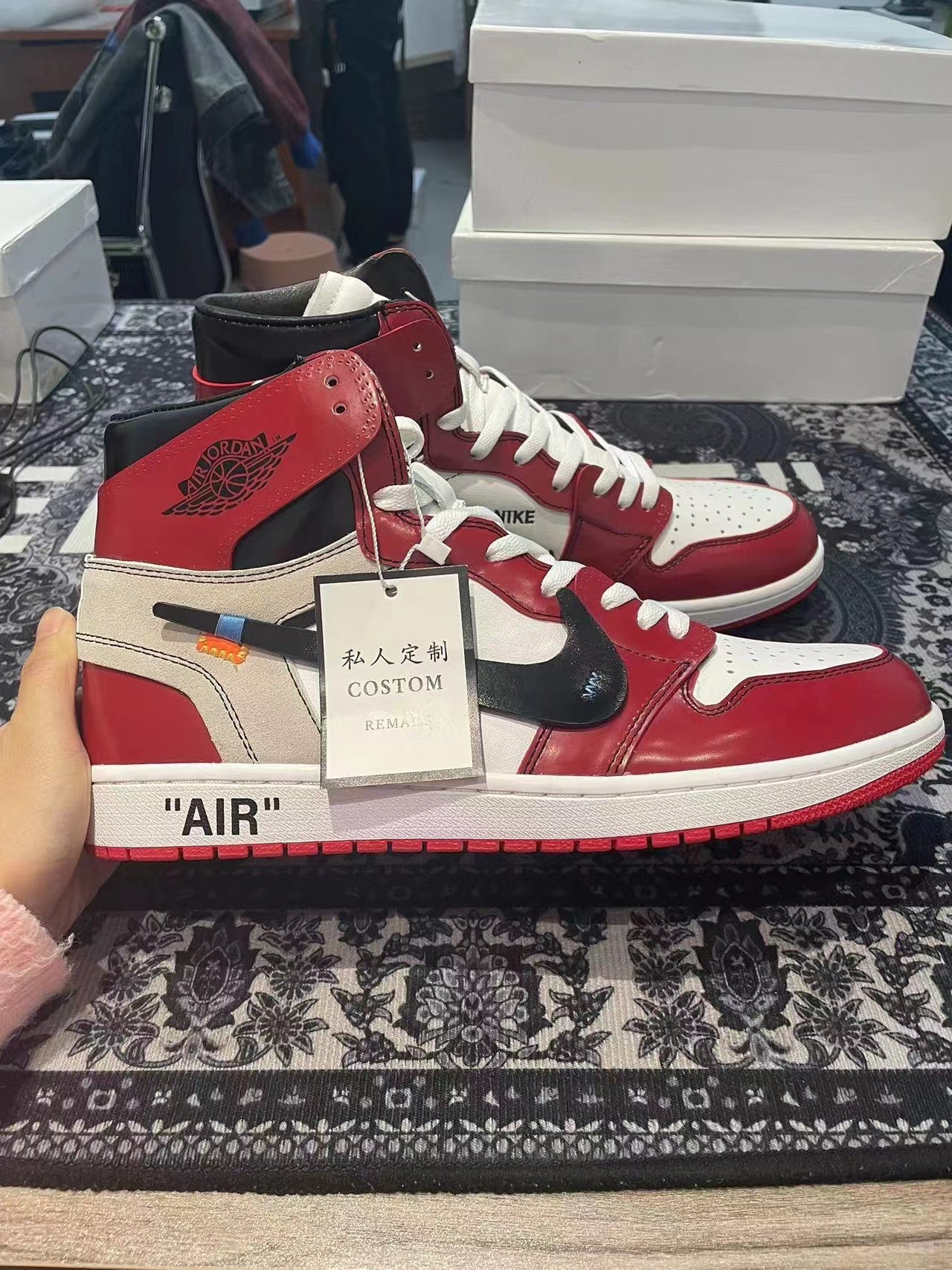 Off-White x Nike Air Jordan 1