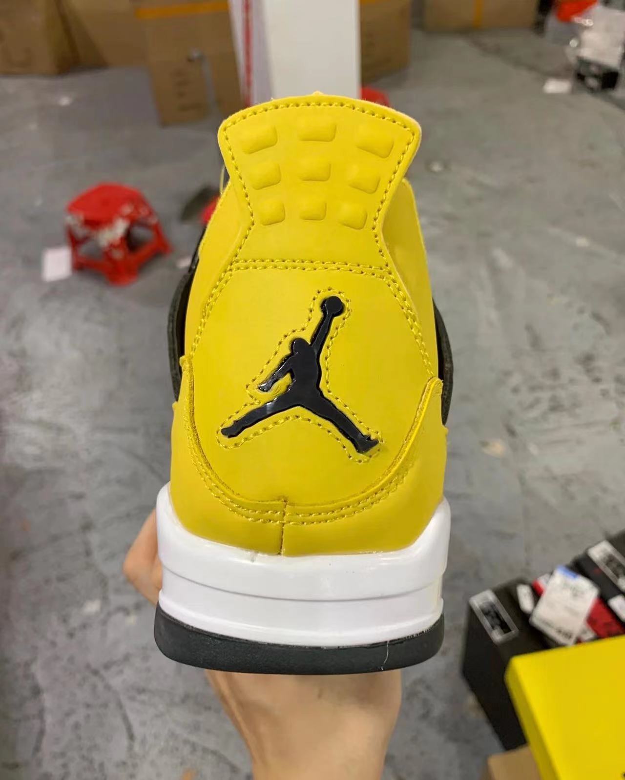 Air Jordan 4 Retro "Tour Yellow"