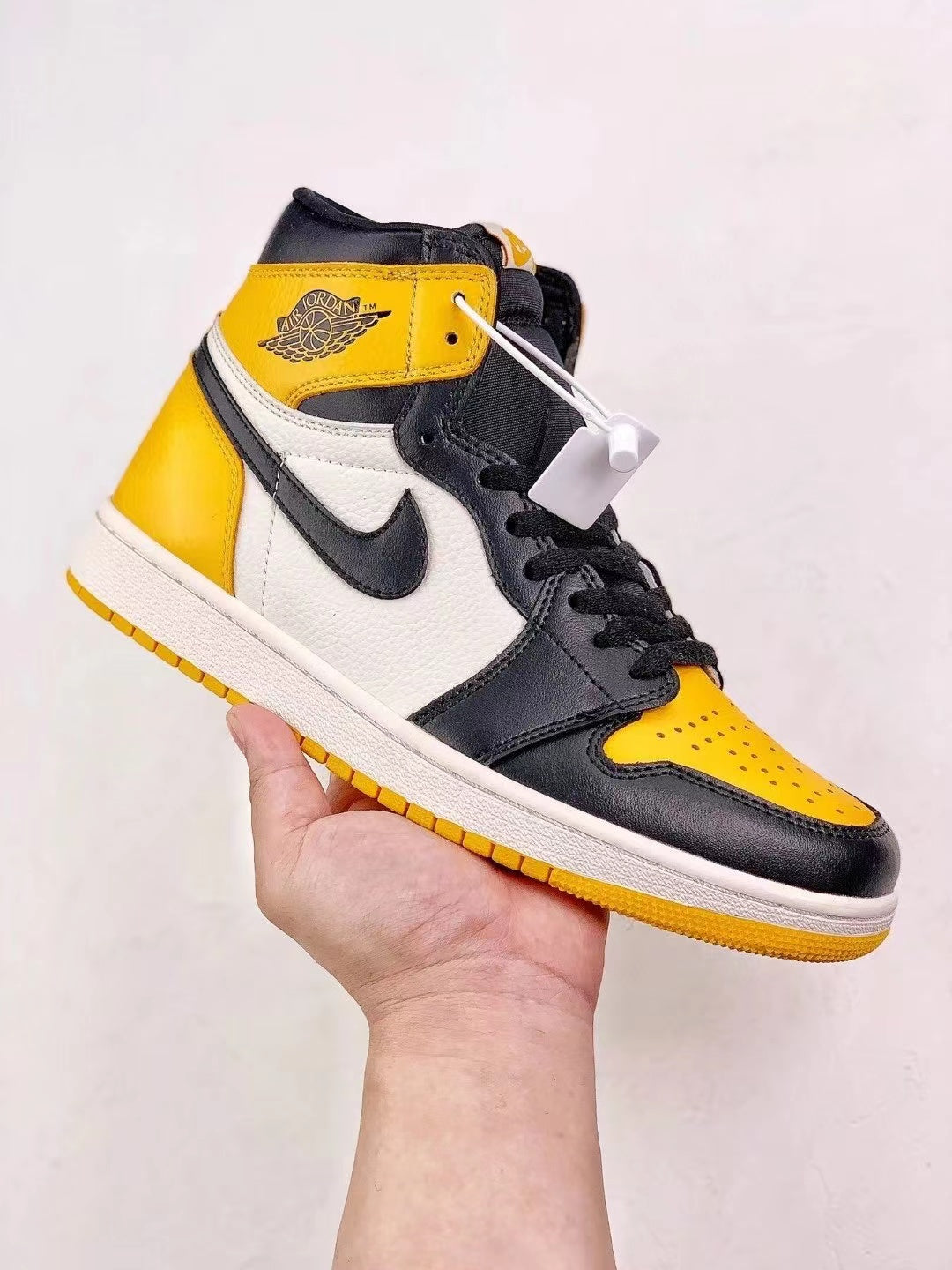 Nike Air Jordan 1 Retro High “Taxi”