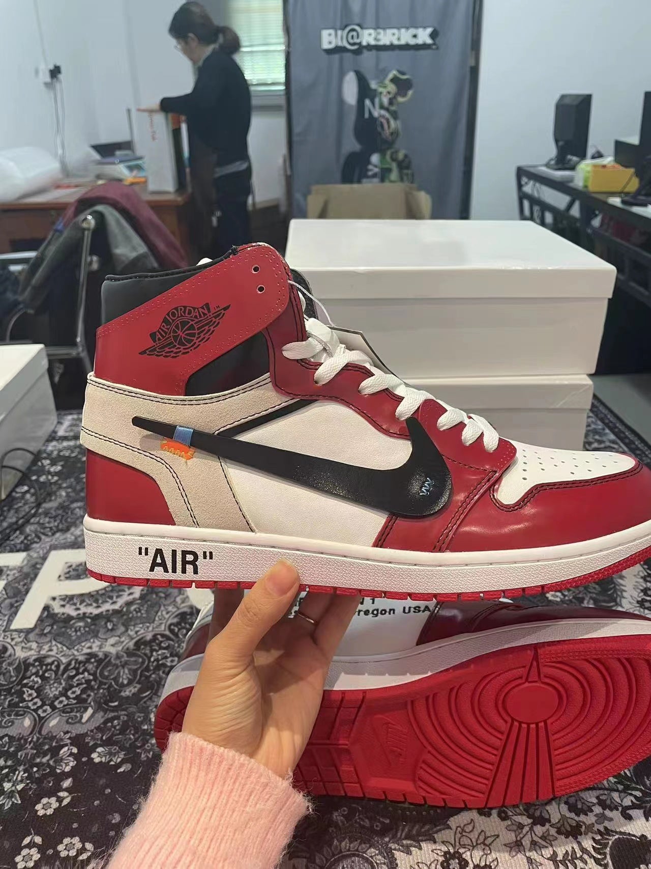 Off-White x Nike Air Jordan 1