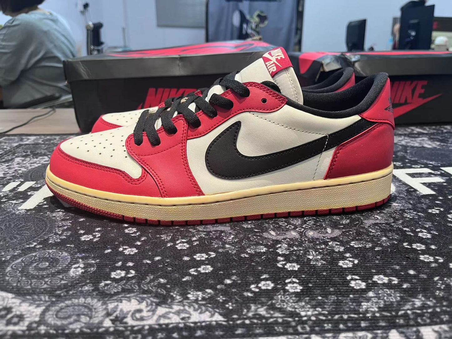 Nike Air Jordan 1 Retro Low "Chicago"