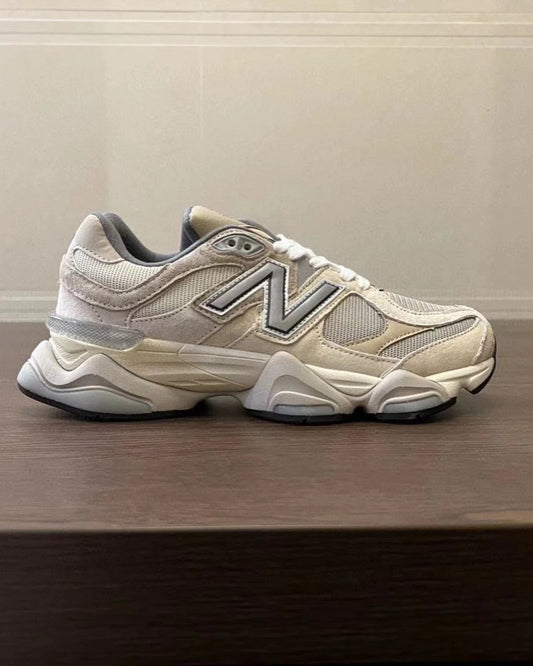 New Balance grey