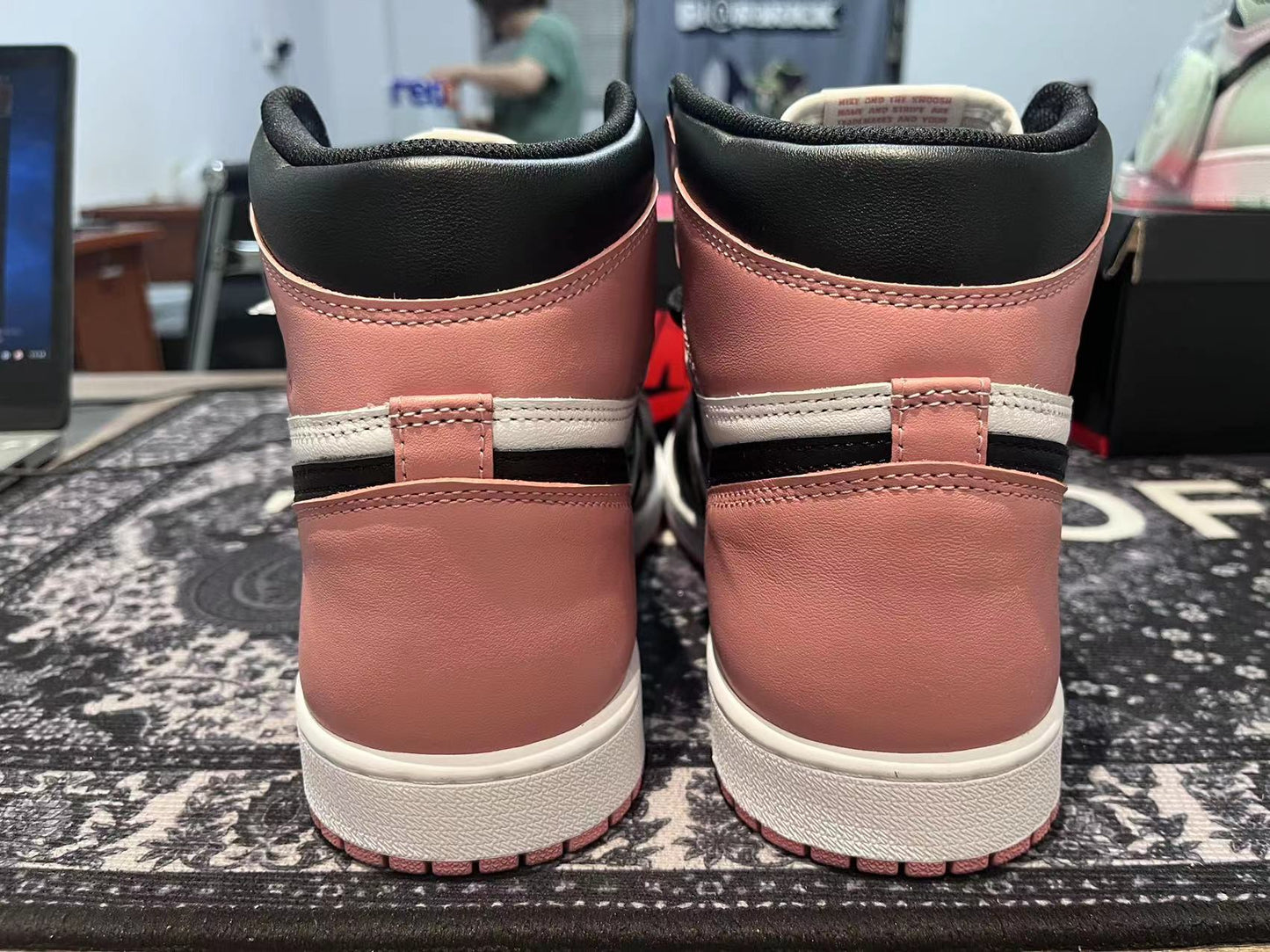 Nike Air Jordan 1 Retro High Rust Pink