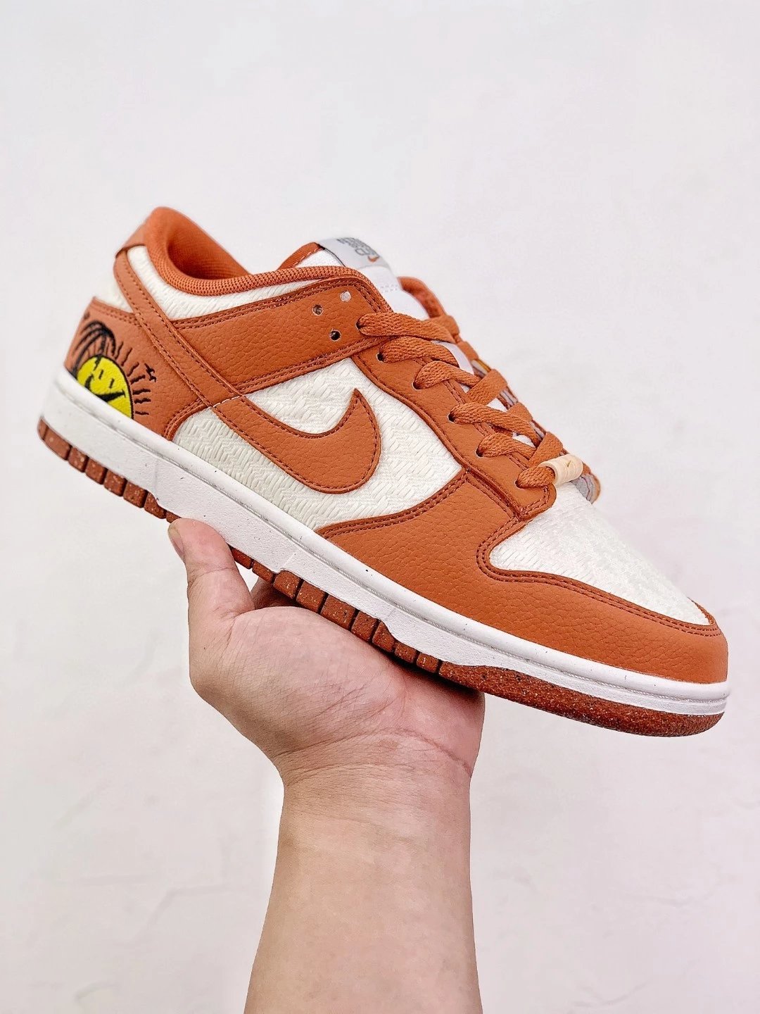 Nike Dunk Low SE “Sun Club”