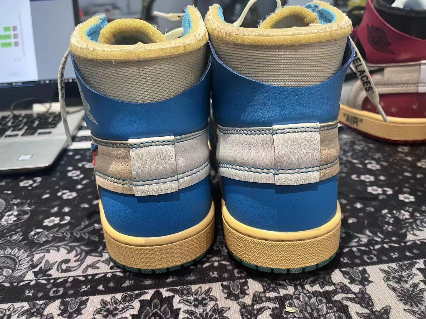 Off-White x Air Jordan 1 Retro High Blue