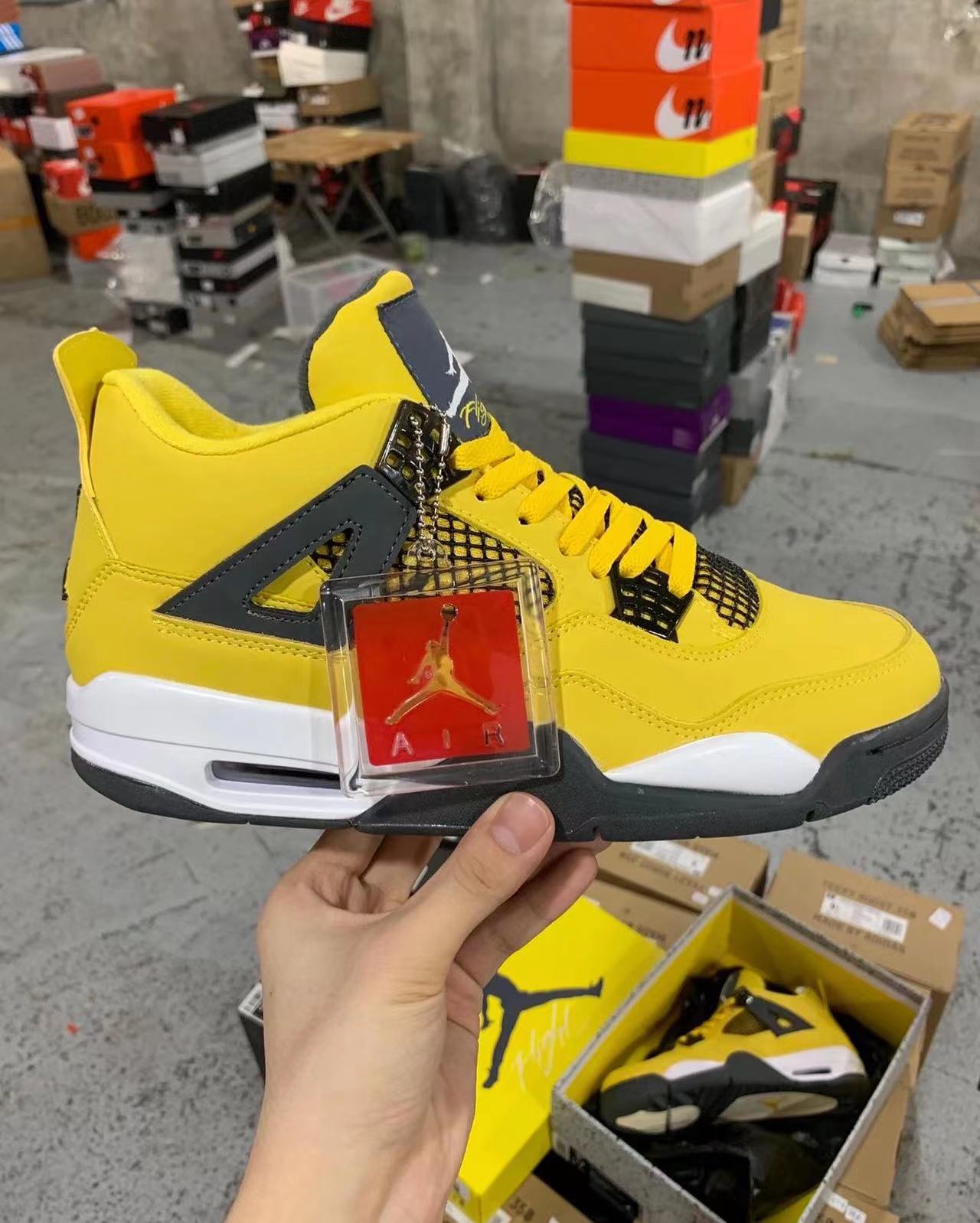 Air Jordan 4 Retro "Tour Yellow"