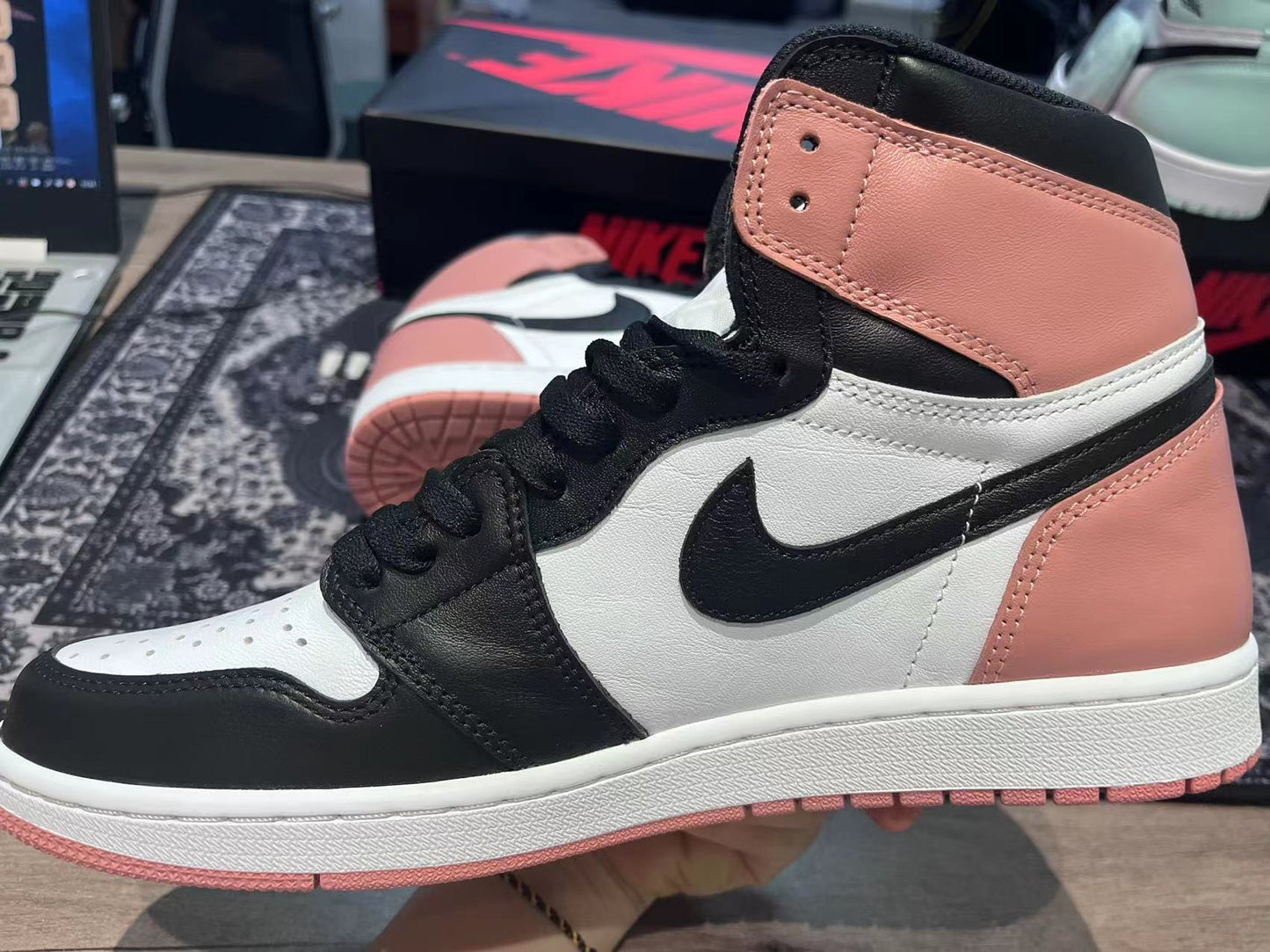 Nike Air Jordan 1 Retro High Rust Pink