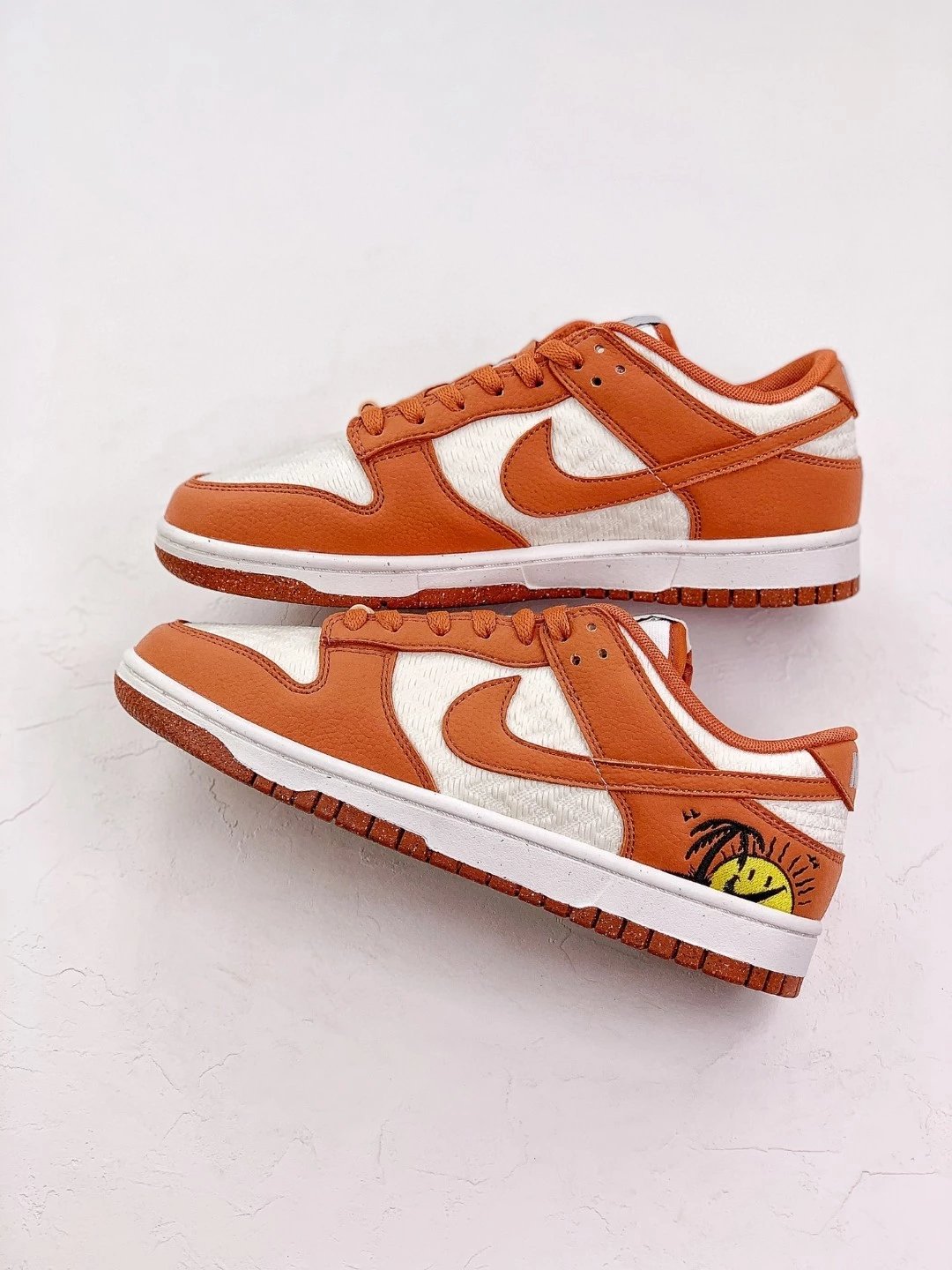 Nike Dunk Low SE “Sun Club”