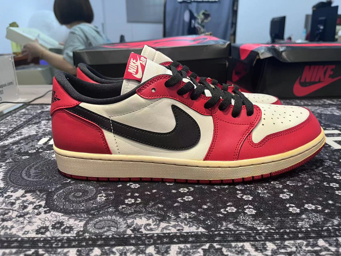 Nike Air Jordan 1 Retro Low "Chicago"