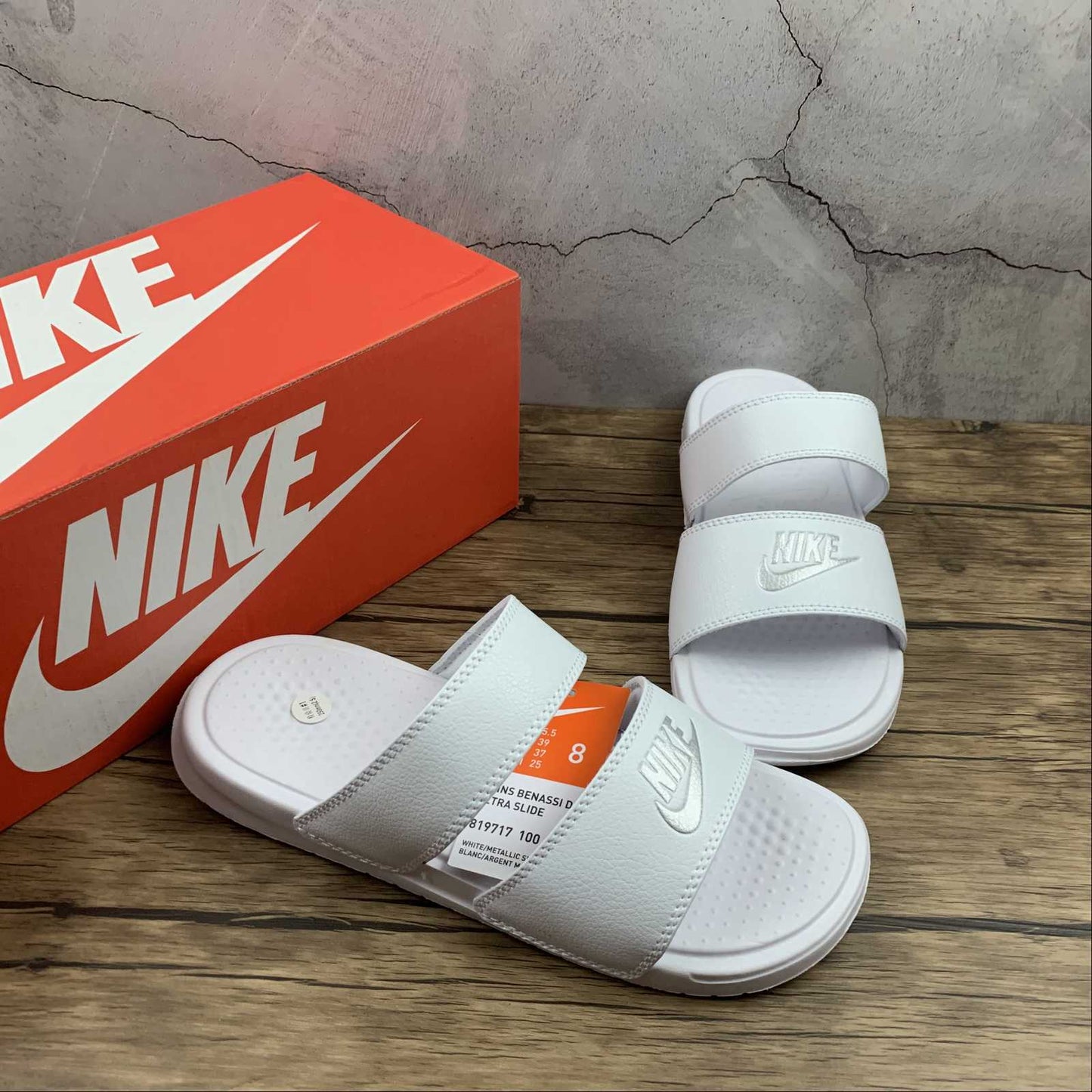 Chinelo Nike - Benassi Tali Branco