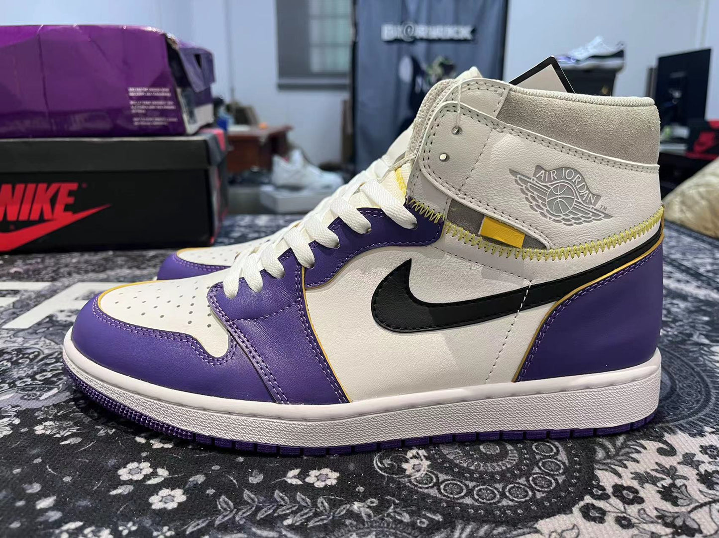 Nike Air Jordan 1 "Court Purple"