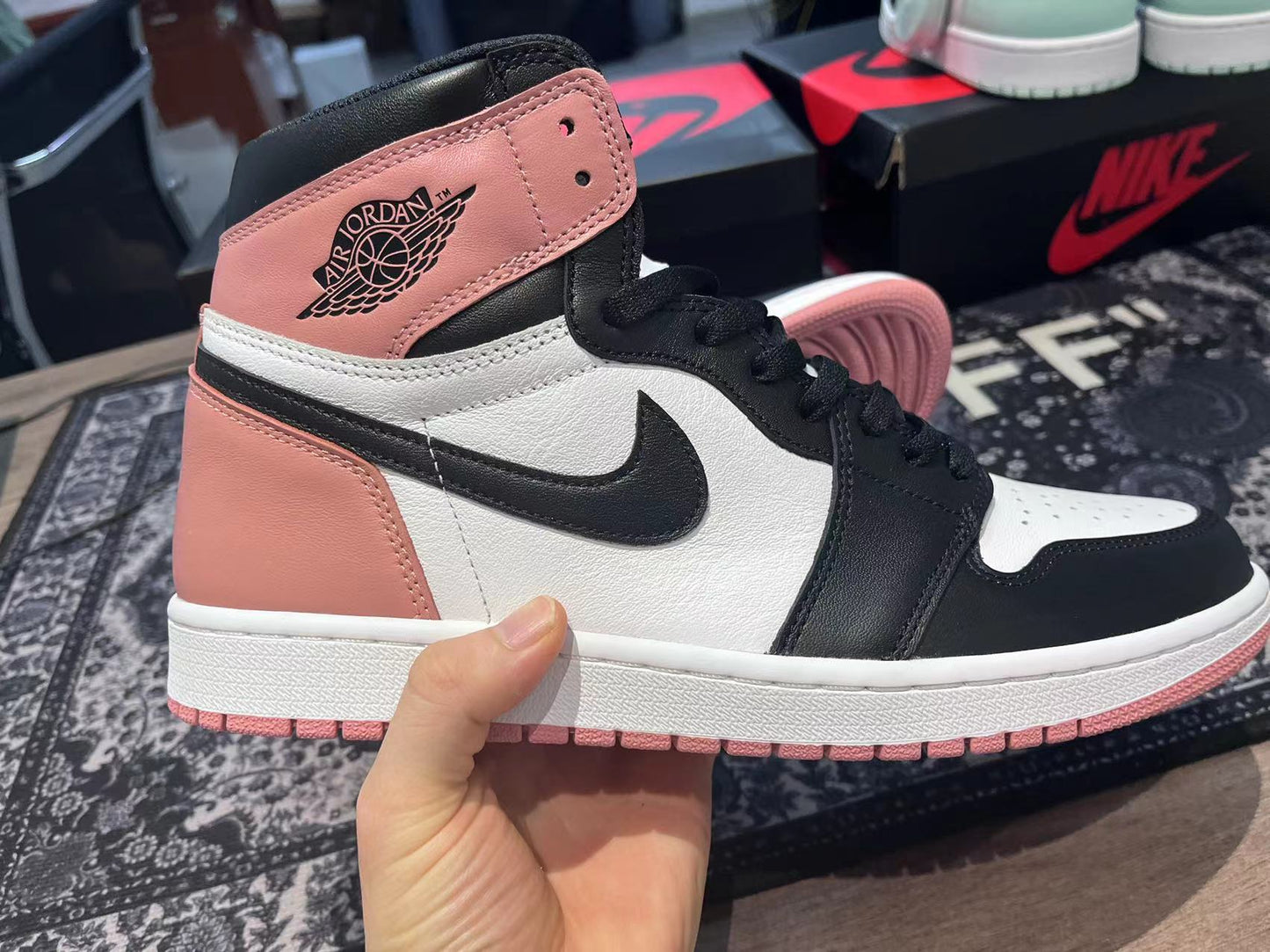 Nike Air Jordan 1 Retro High Rust Pink