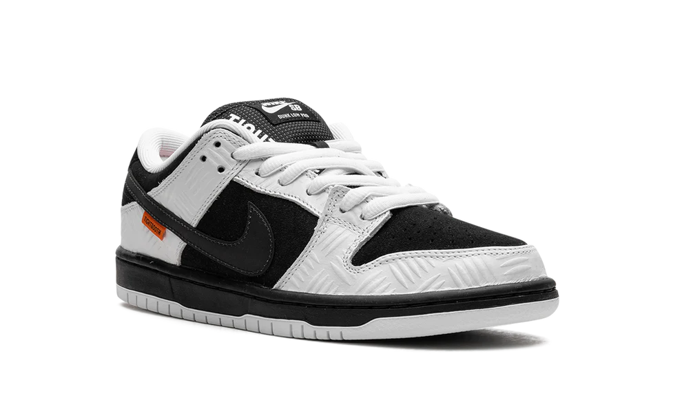 Nike SB Dunk Low TIGHTBOOTH